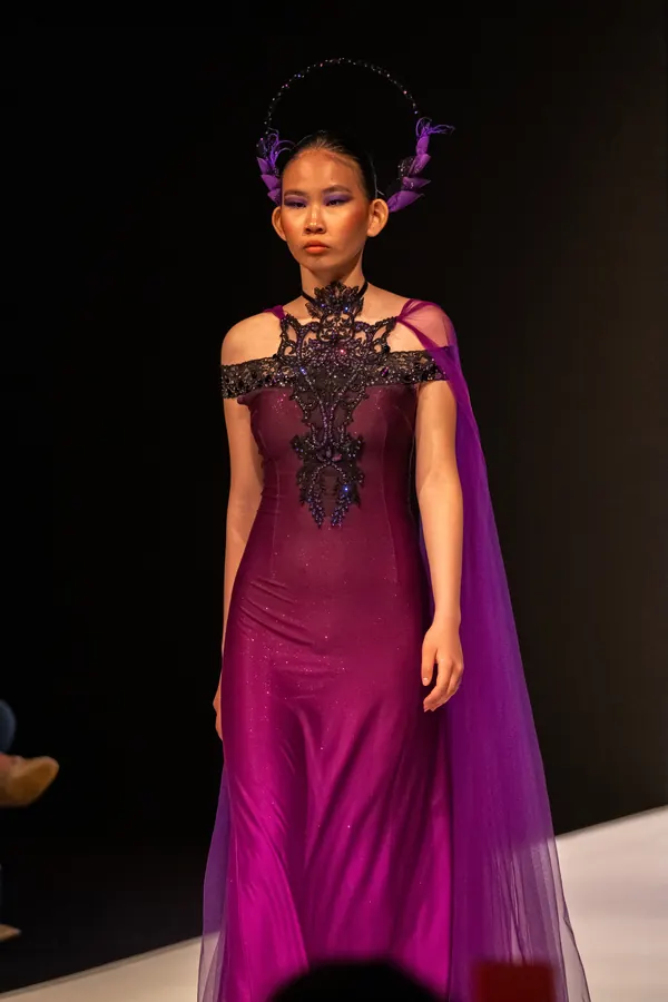 8. Antalya Fashion Week 2025 podyum fotoğrafı — moda fotoğrafçısı Soner Erdoğan