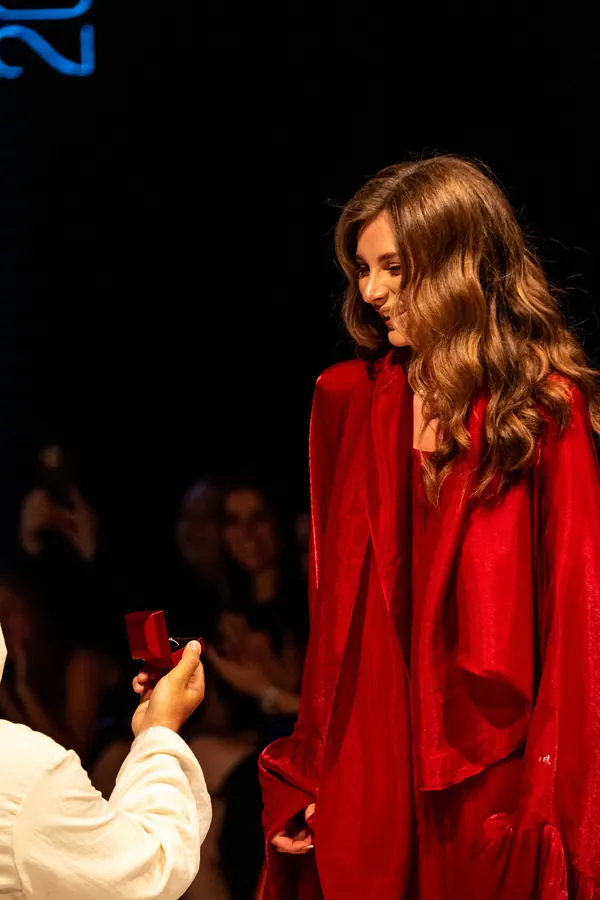 8. Antalya Fashion Week 2025 podyum fotoğrafı — moda fotoğrafçısı Soner Erdoğan